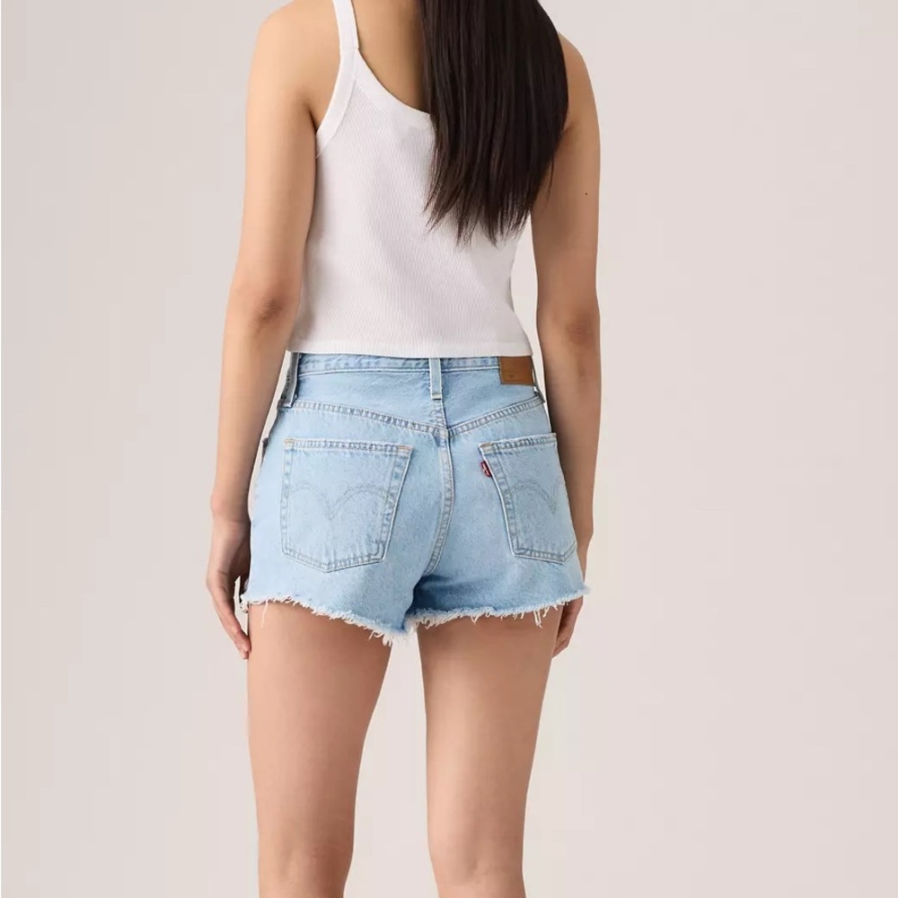 Levi's 501 distressed denim shorts light wash Size 26W
